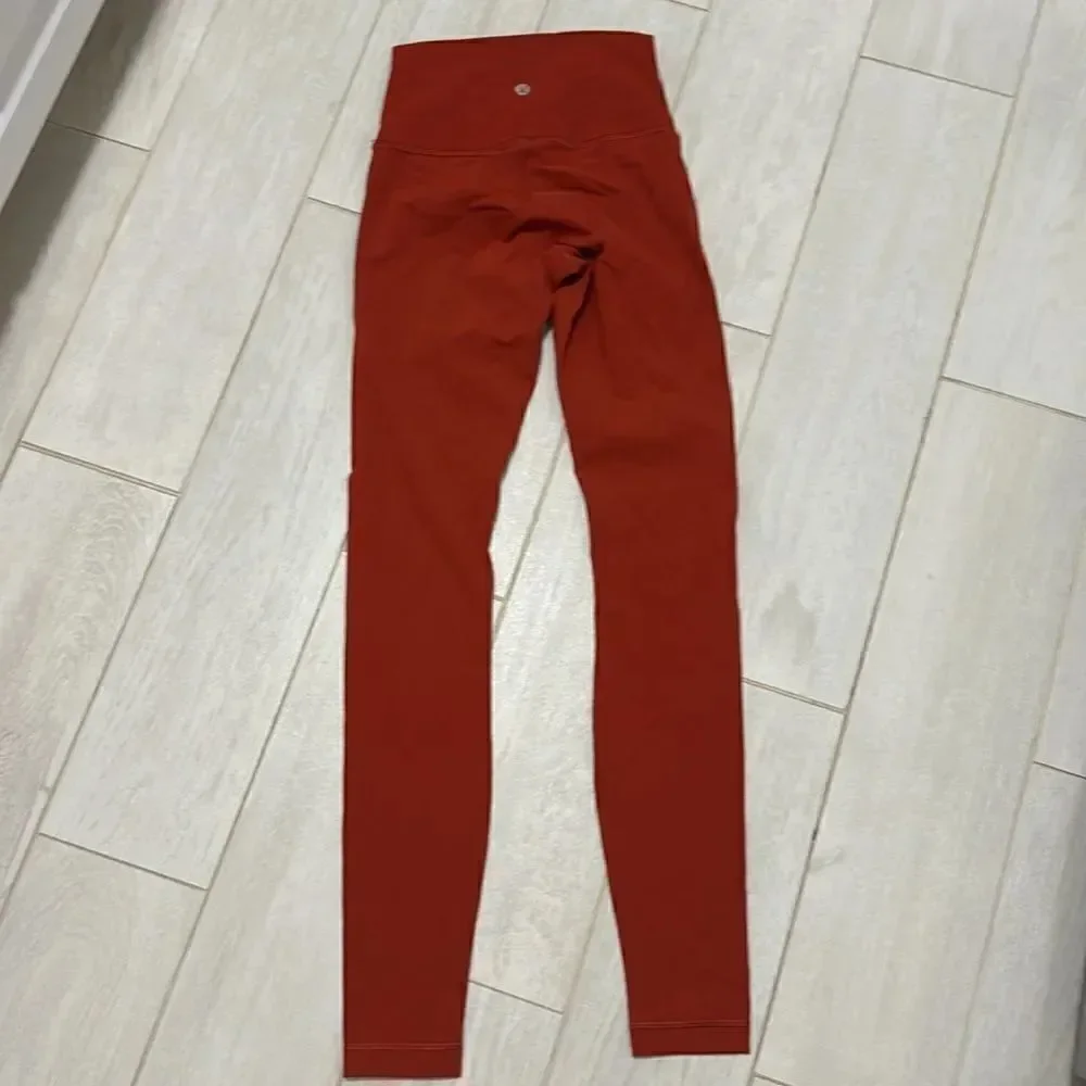 Lululemon 2 deep red wunder under 28”